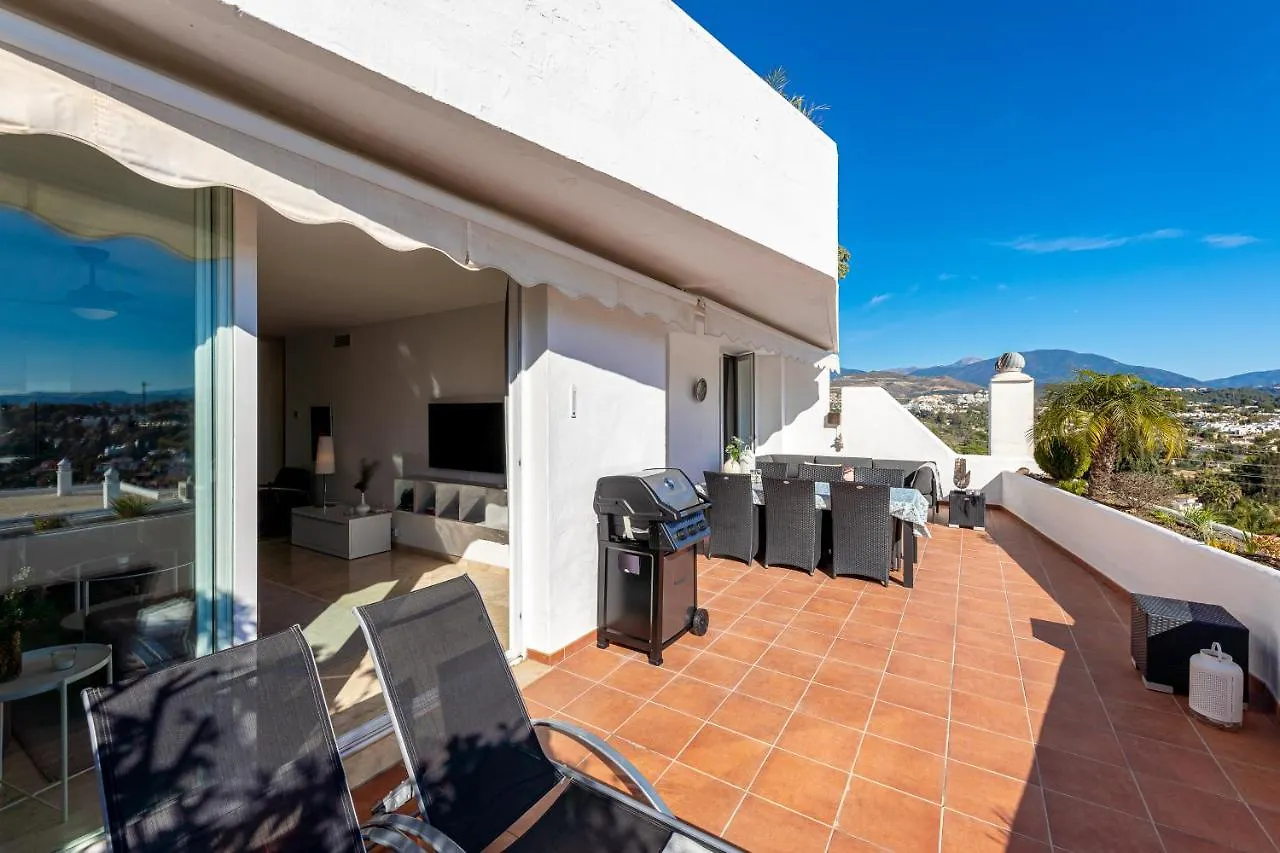 Apartment 2 Bedroom With Sea And Mountain Views, Pool Marbella
