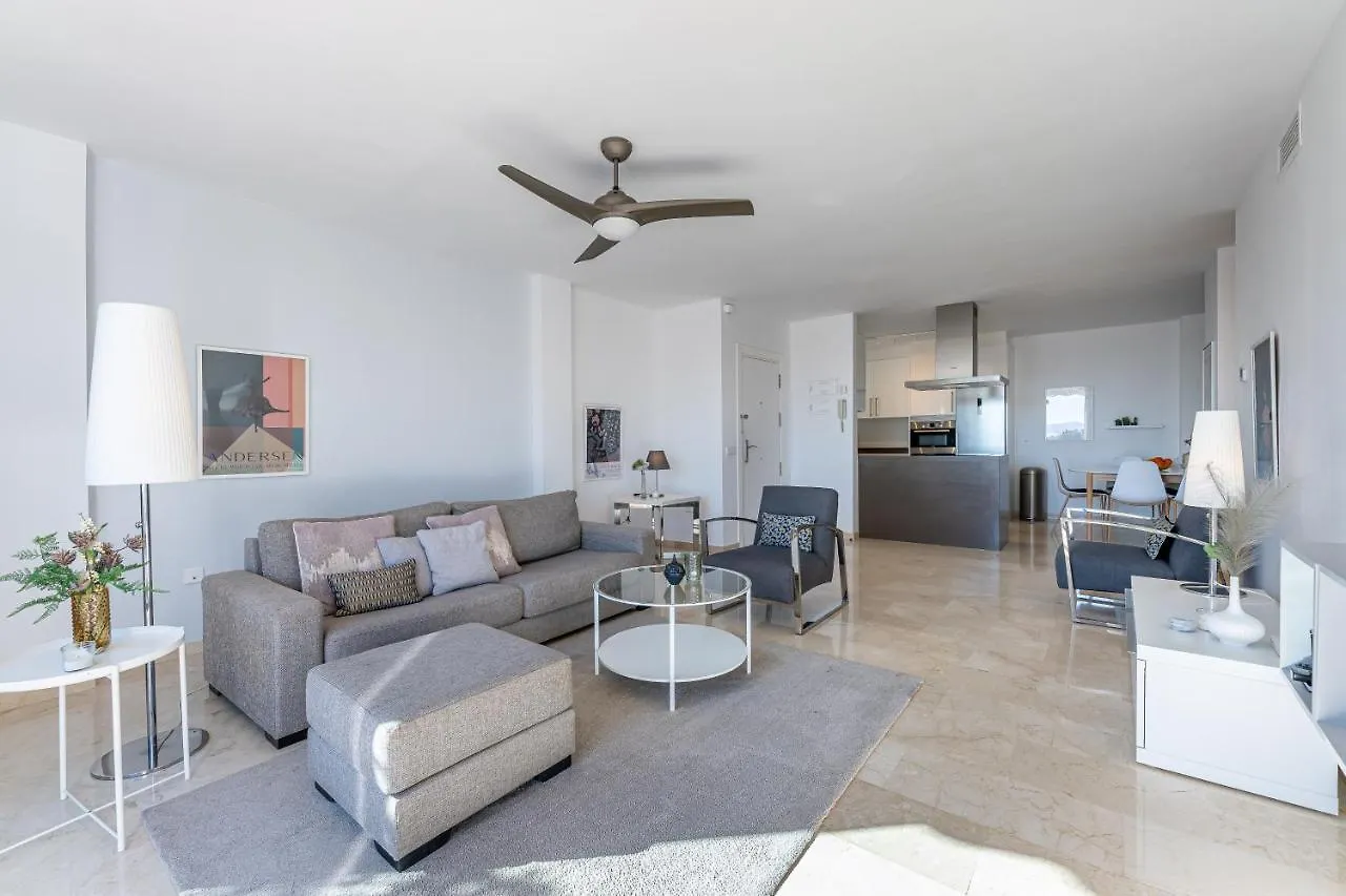 Apartment 2 Bedroom With Sea And Mountain Views, Pool Marbella
