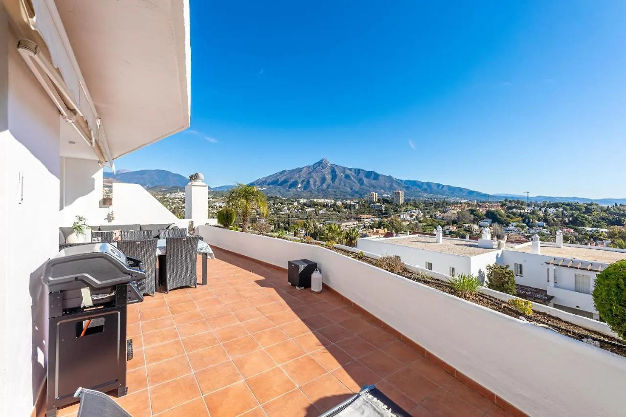 2 Bedroom With Sea And Mountain Views, Pool Marbella Apartment
