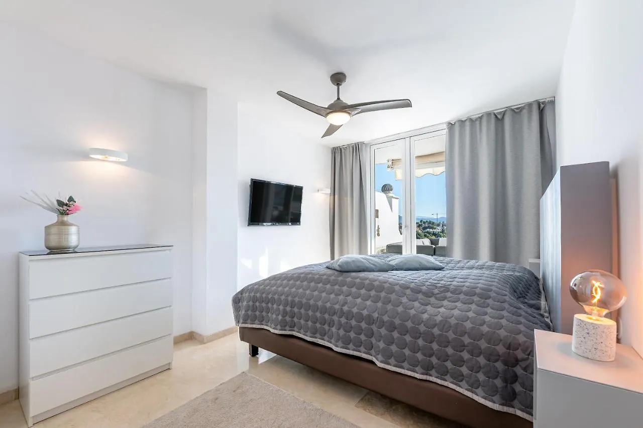2 Bedroom With Sea And Mountain Views, Pool Marbella