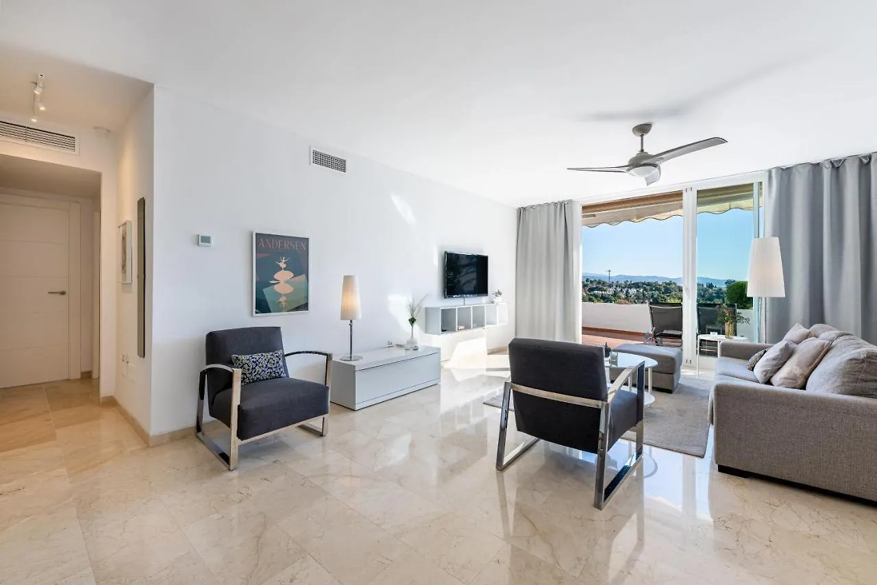Apartment 2 Bedroom With Sea And Mountain Views, Pool Marbella