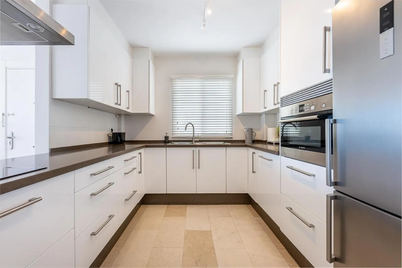 2 Bedroom With Sea And Mountain Views, Pool Marbella