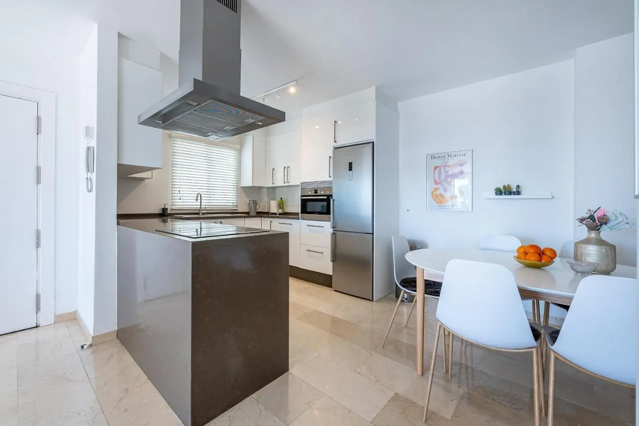 2 Bedroom With Sea And Mountain Views, Pool Marbella