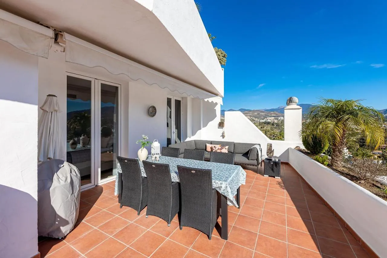2 Bedroom With Sea And Mountain Views, Pool Marbella