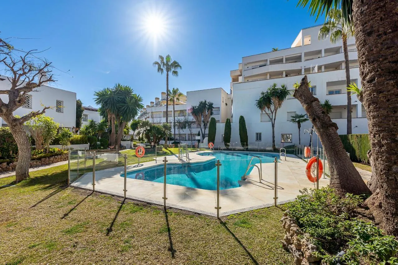 Apartment 2 Bedroom With Sea And Mountain Views, Pool Marbella