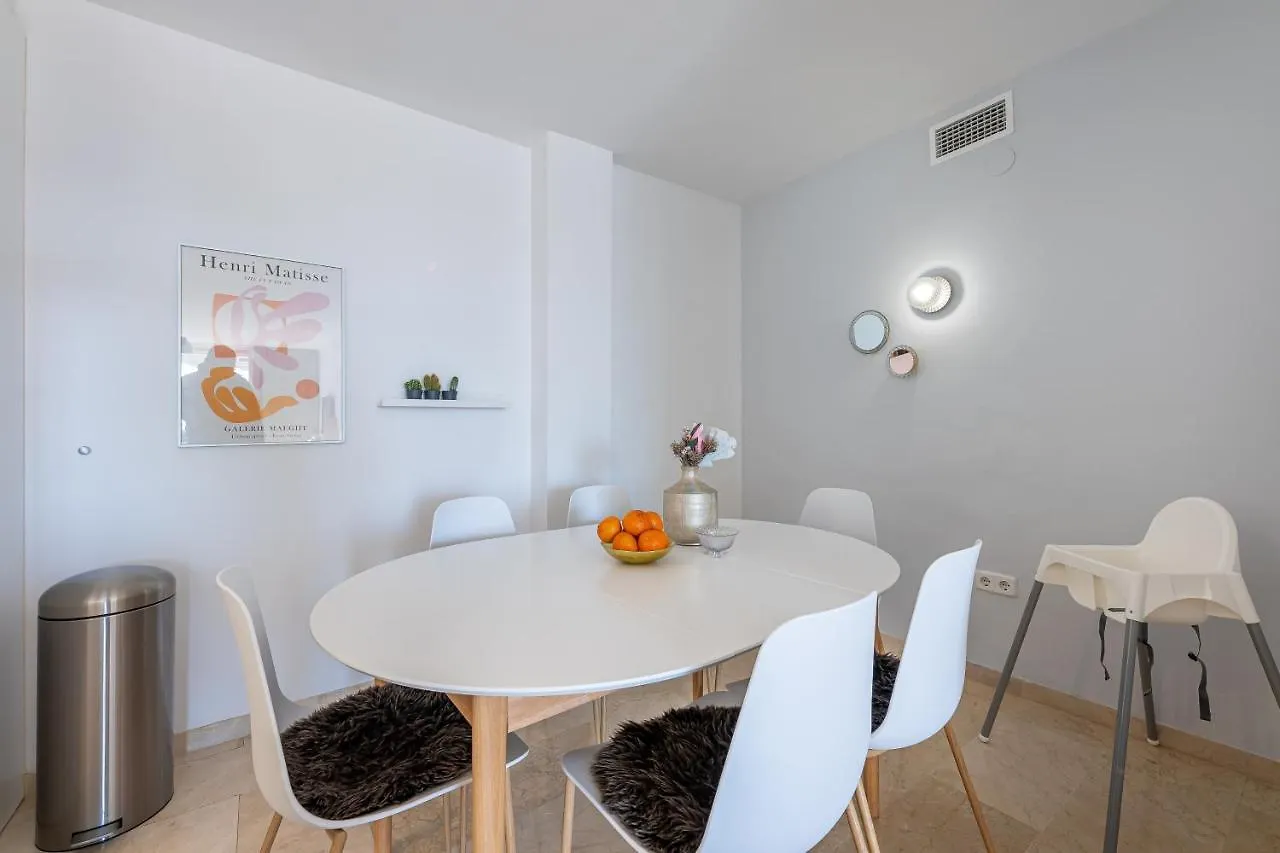 Apartment 2 Bedroom With Sea And Mountain Views, Pool Marbella