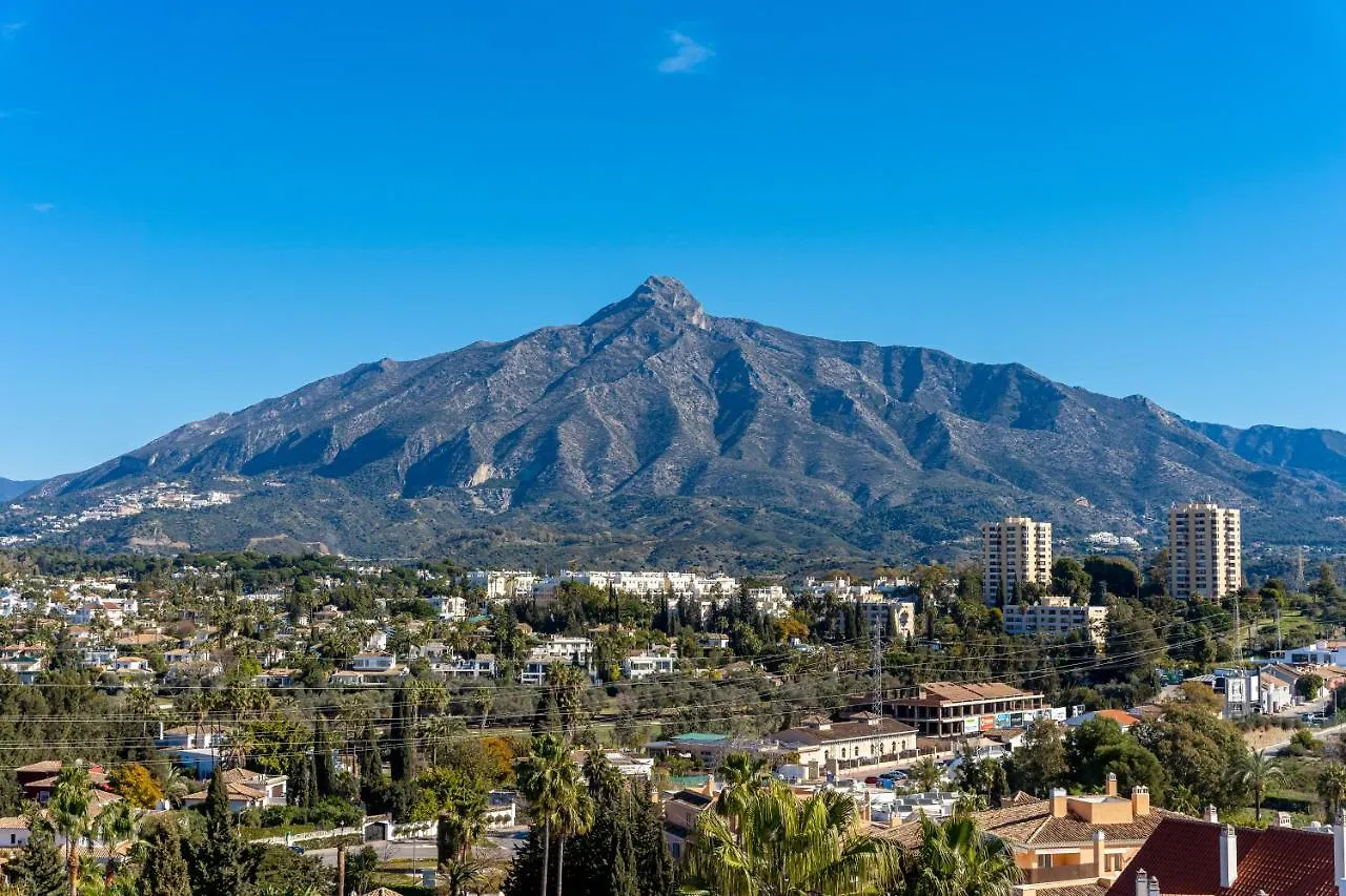 2 Bedroom With Sea And Mountain Views, Pool Marbella Apartment