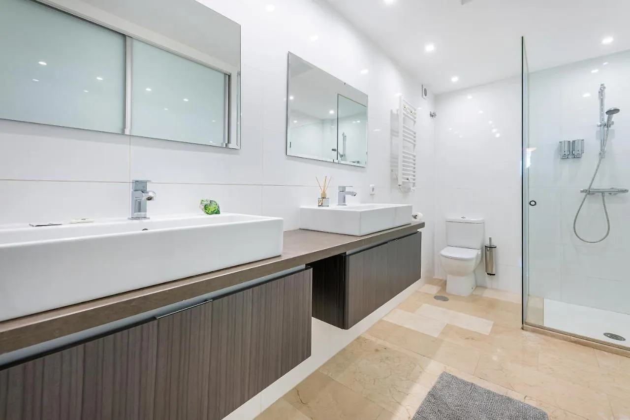 2 Bedroom With Sea And Mountain Views, Pool Μαρμπέλλα Διαμέρισμα