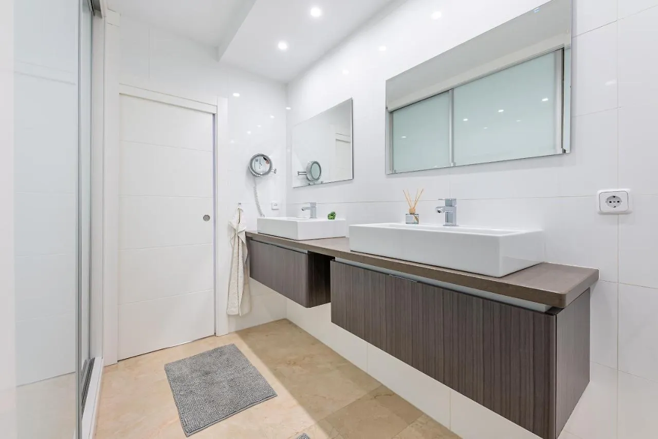 2 Bedroom With Sea And Mountain Views, Pool Μαρμπέλλα 0*,  Ισπανία